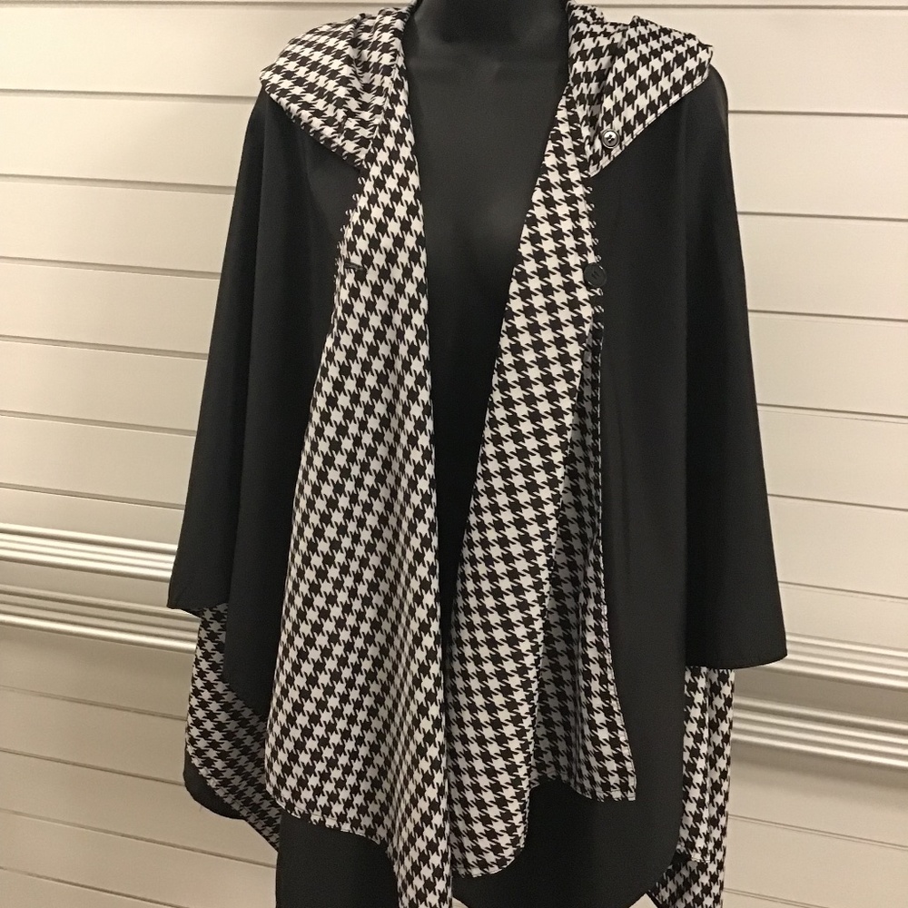 Cappelli Fully Reversible Rain Cape with Travel Pouch - New with Tags